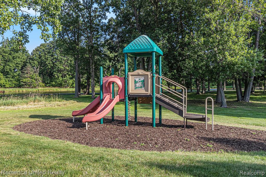631 Grafton Lane, Howell, MI 48855 — Photo 24