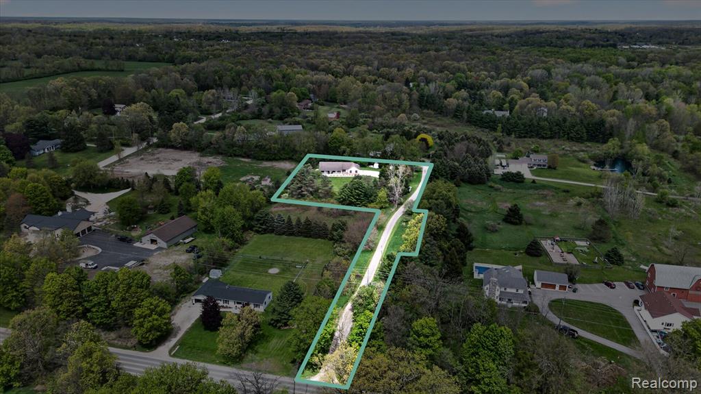 7659 Clyde Road, Fenton, MI 48430 — Photo 43