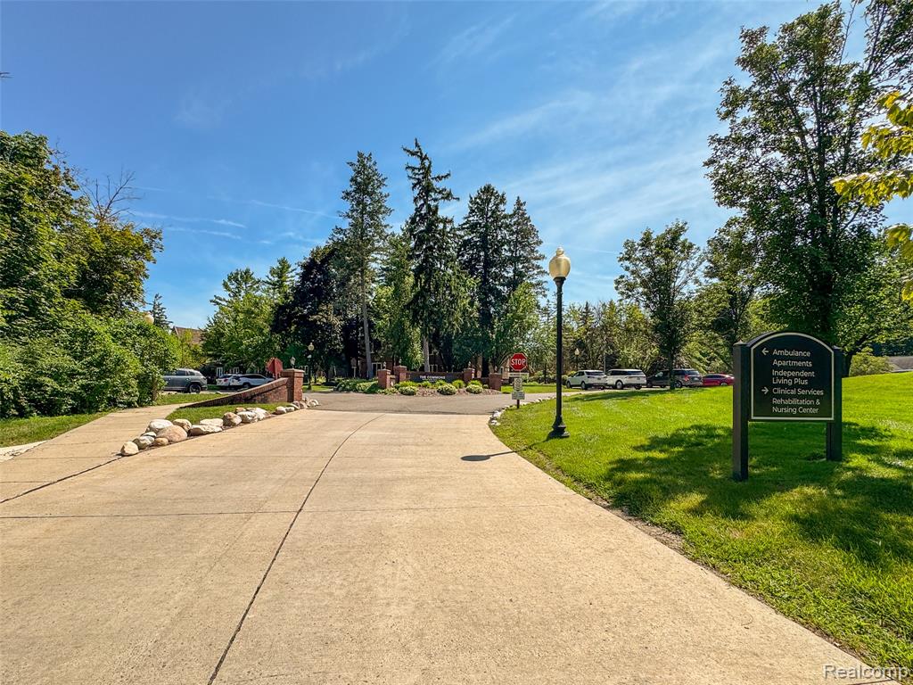 21425 Archwood Circle, Farmington Hills, MI 48336 — Photo 41