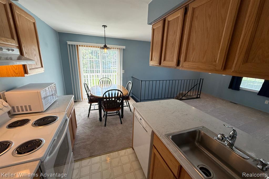 1478 Harbor Drive, Walled Lake, MI 48390 — Photo 10