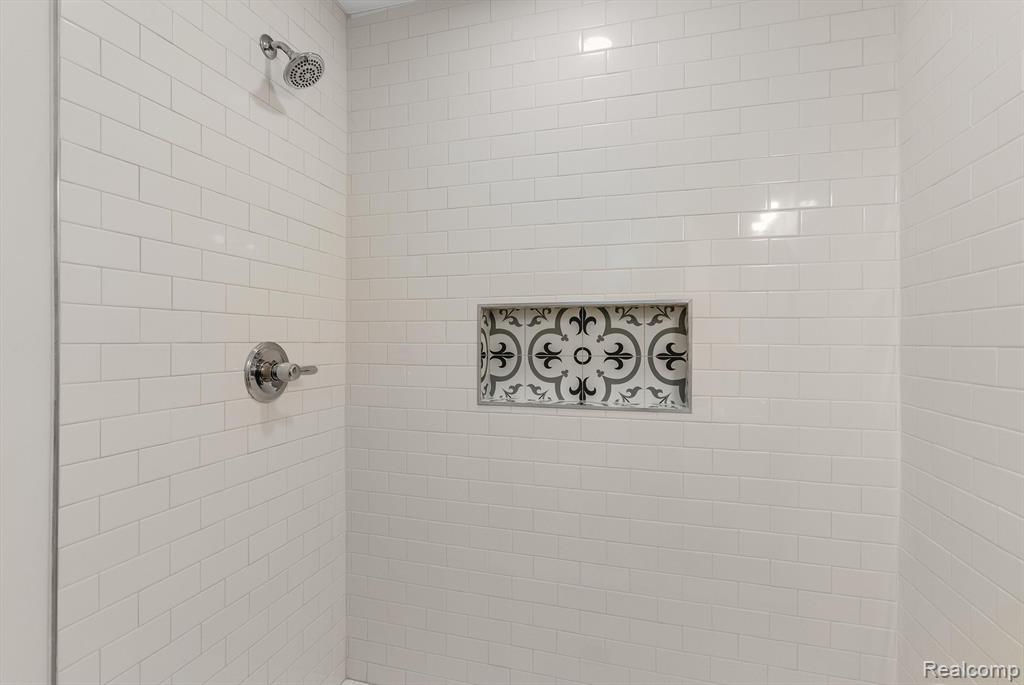 907 UNIVERSITY PL, Grosse Pointe, MI 48230 — Photo 23