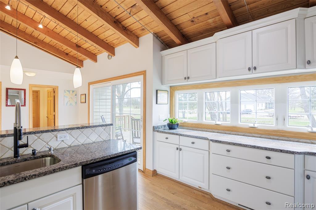 9247 Schrepfer Road, Howell, MI 48855 — Photo 10