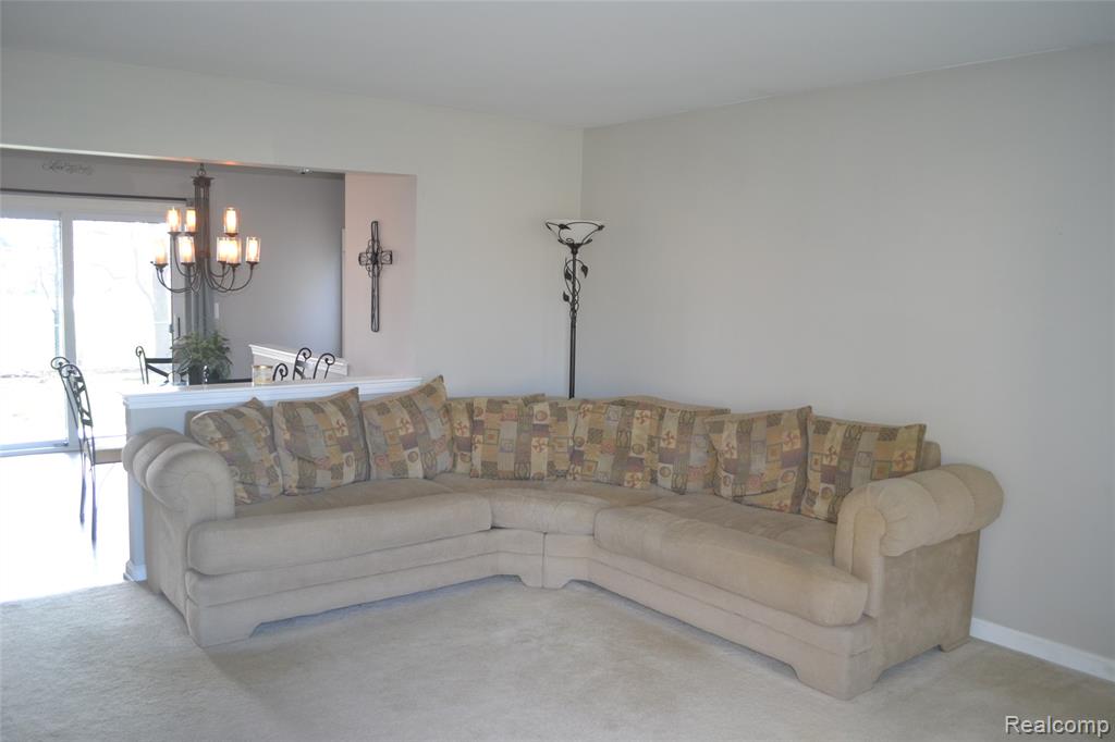 42428 Greenbrier Lane, Clinton Twp, MI 48038 — Photo 5