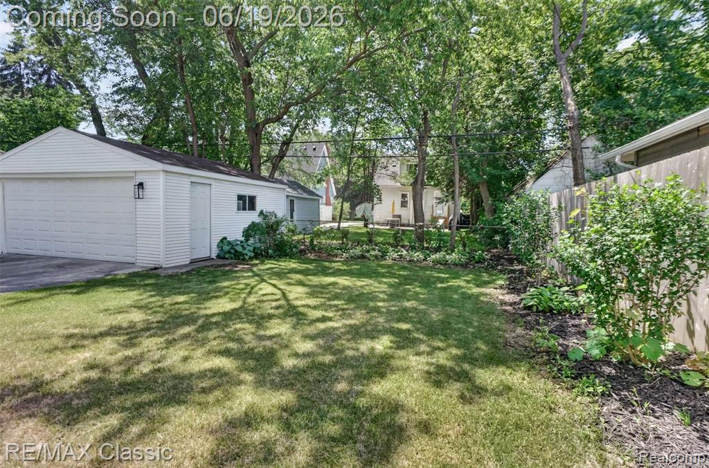 561 W Saratoga Street, Ferndale, MI 48220 — Photo 38
