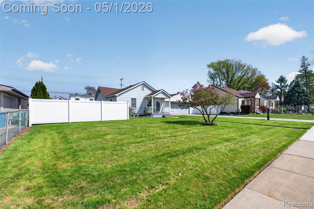 677 Lindbergh Street, Wyandotte, MI 48192 — Photo 10