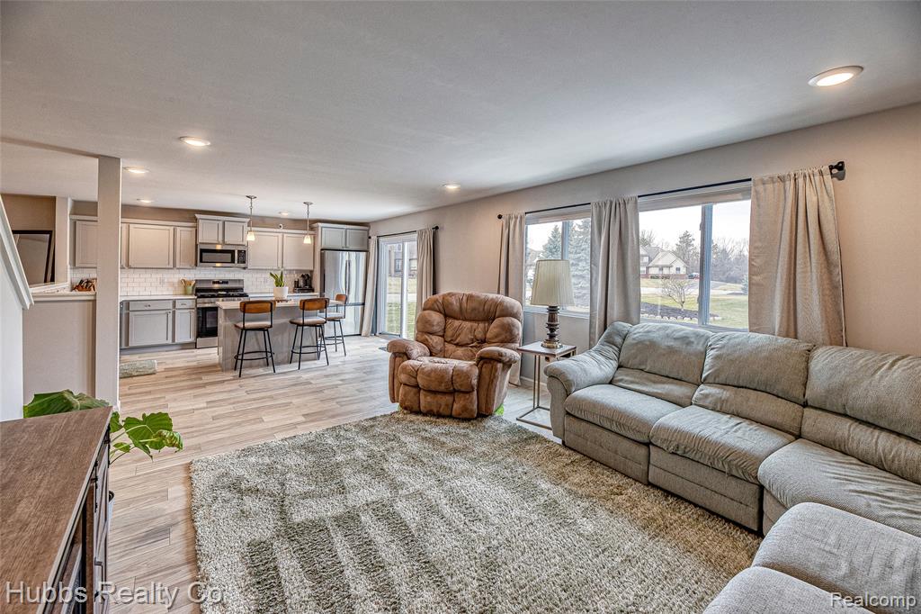 7340 Westminster Circle, Grand Blanc, MI 48439 — Photo 34