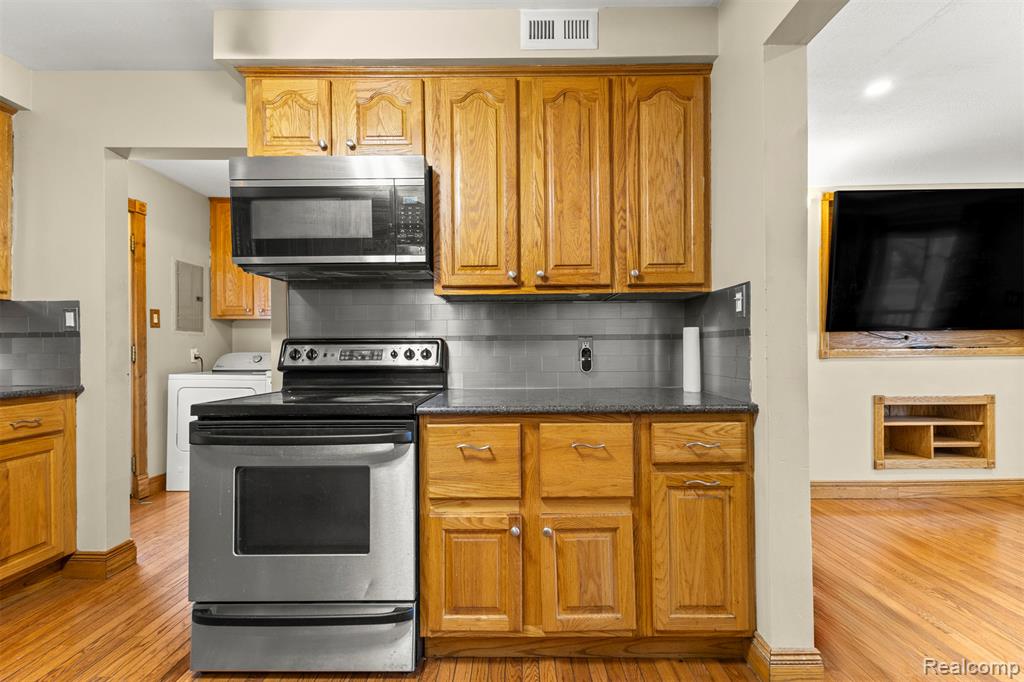 4903 Bedford Street, Dearborn Heights, MI 48125 — Photo 11