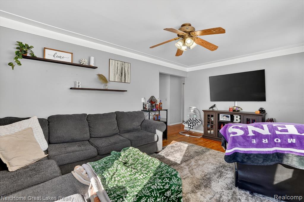 4444 Carmanwood Drive, Flint, MI 48507 — Photo 7