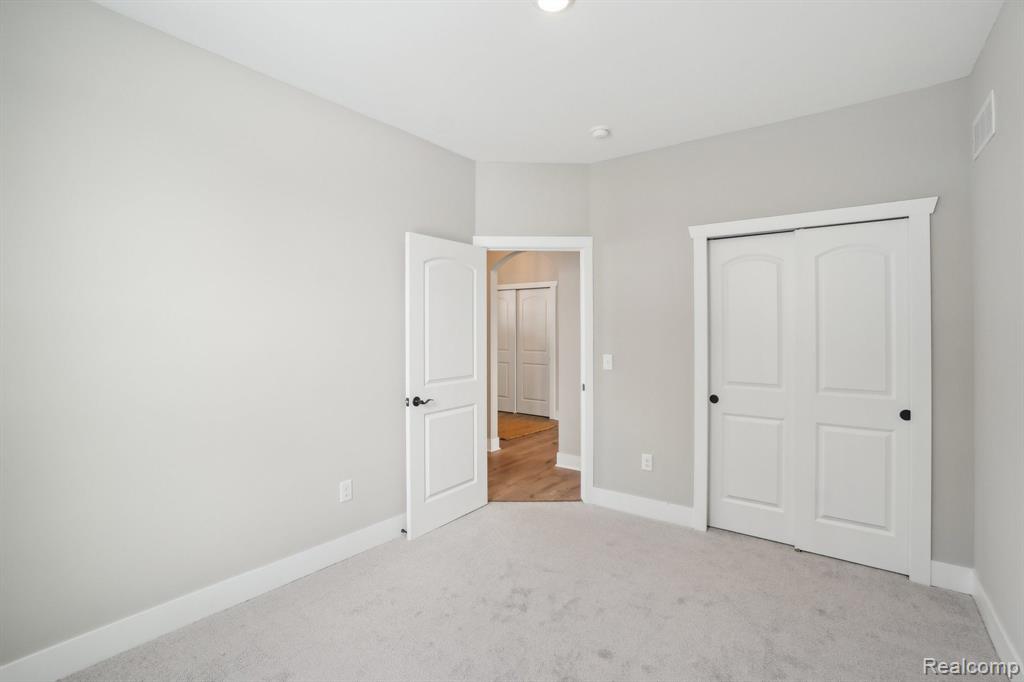 677 Round Rock Dr, Howell, MI 48843 — Photo 19