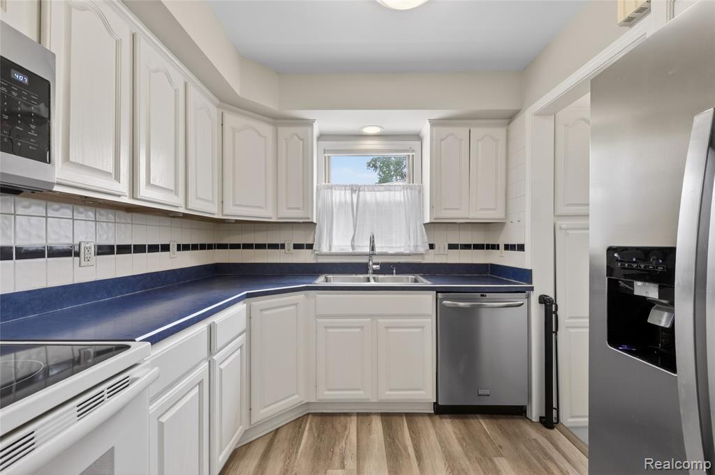 9818 Roseland Street, Livonia, MI 48150 — Photo 10