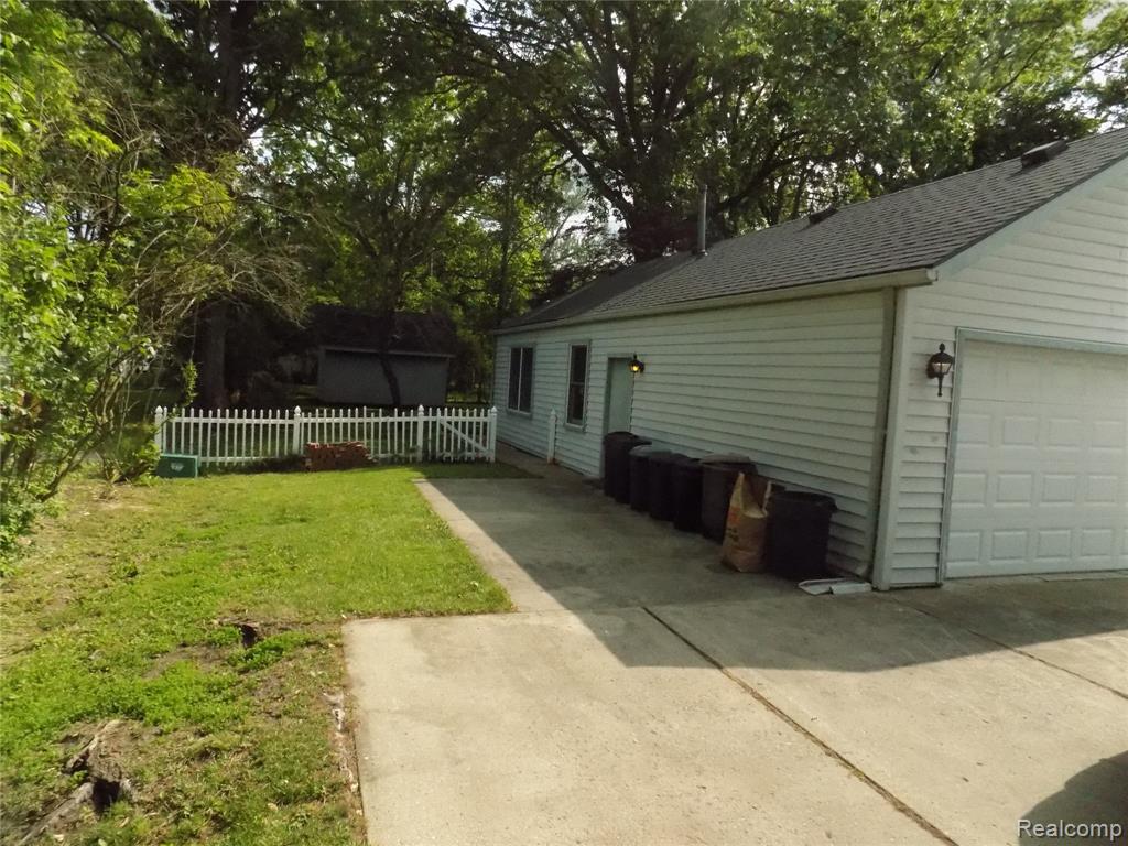 9207 Whitall Lane, Grosse Ile, MI 48138 — Photo 39