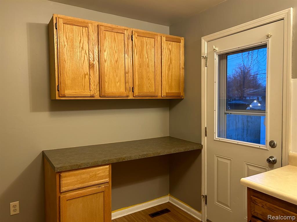 4471 CROISSANT Street, Dearborn Heights, MI 48125 — Photo 3