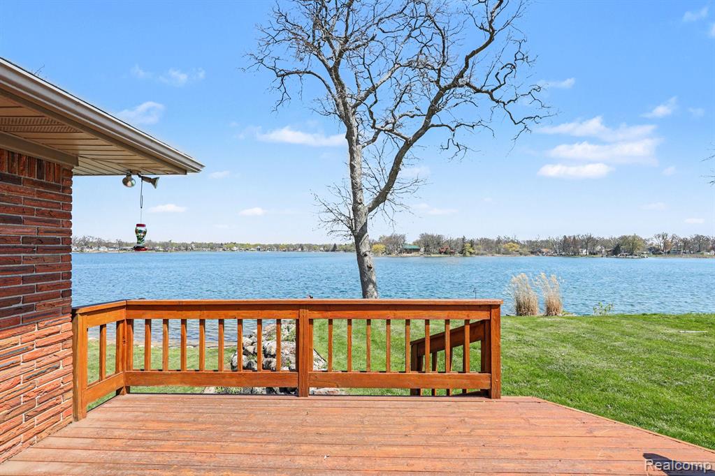 2596 N Williams Lake Road, Waterford, MI 48327 — Photo 30