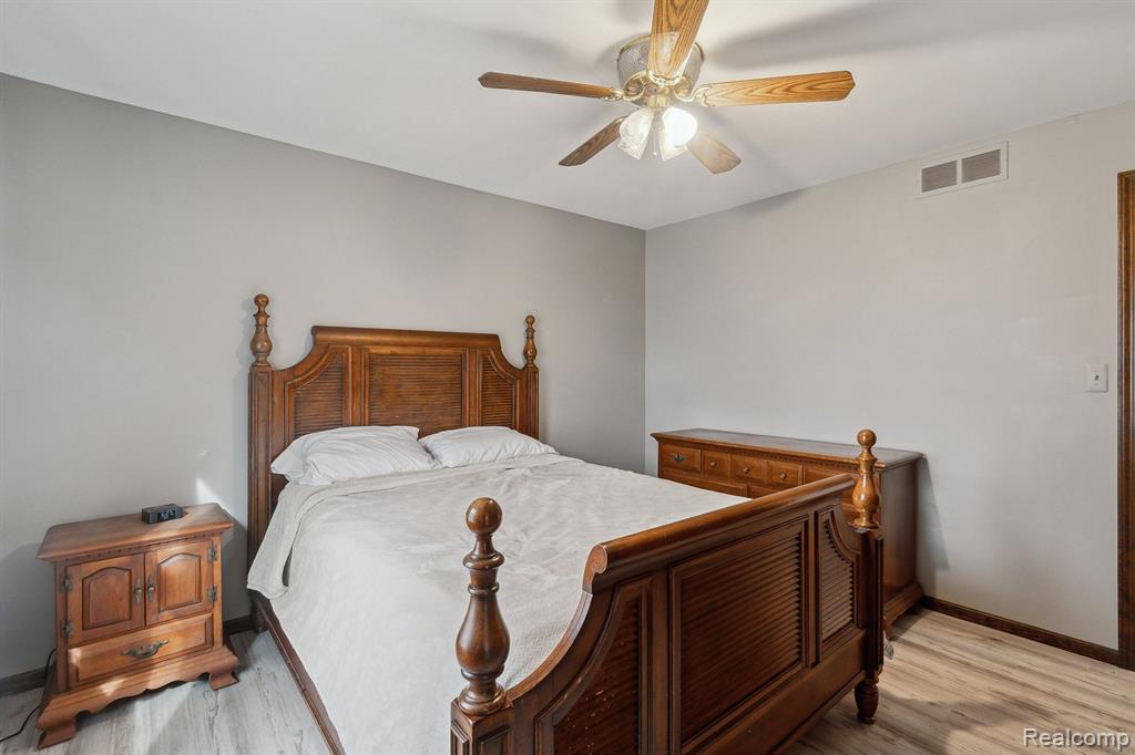 9150 Diane Street, Pigeon Vlg, MI — Photo 12