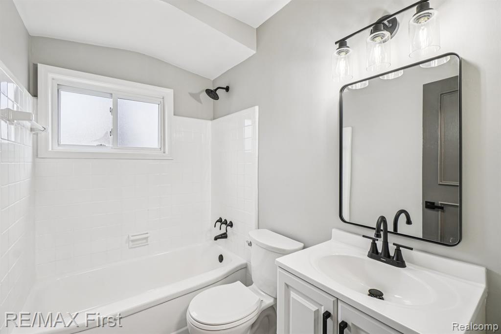23818 Tawas Avenue, Hazel Park, MI 48030 — Photo 12