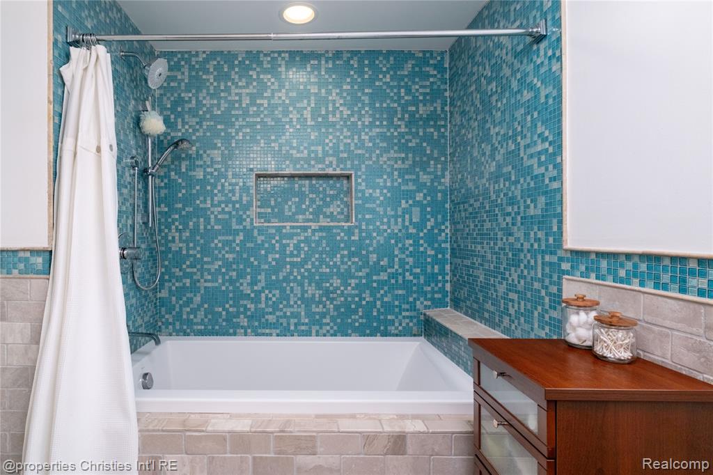 48790 Pinehill Drive, Plymouth, MI 48170 — Photo 29