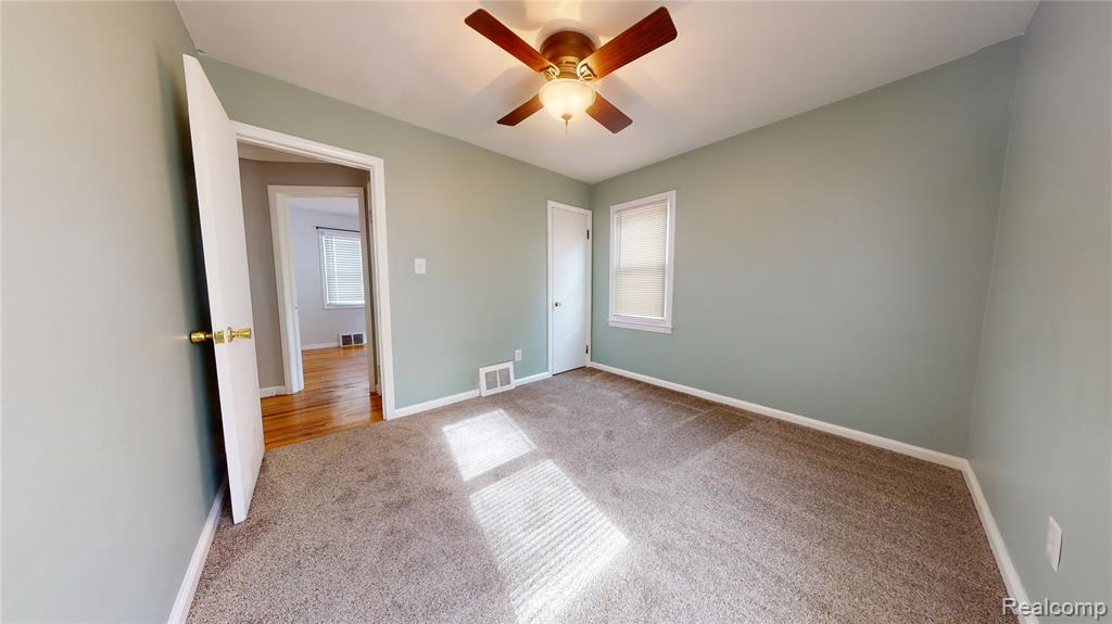 916 N Kenwood Avenue, Royal Oak, MI 48067 — Photo 13