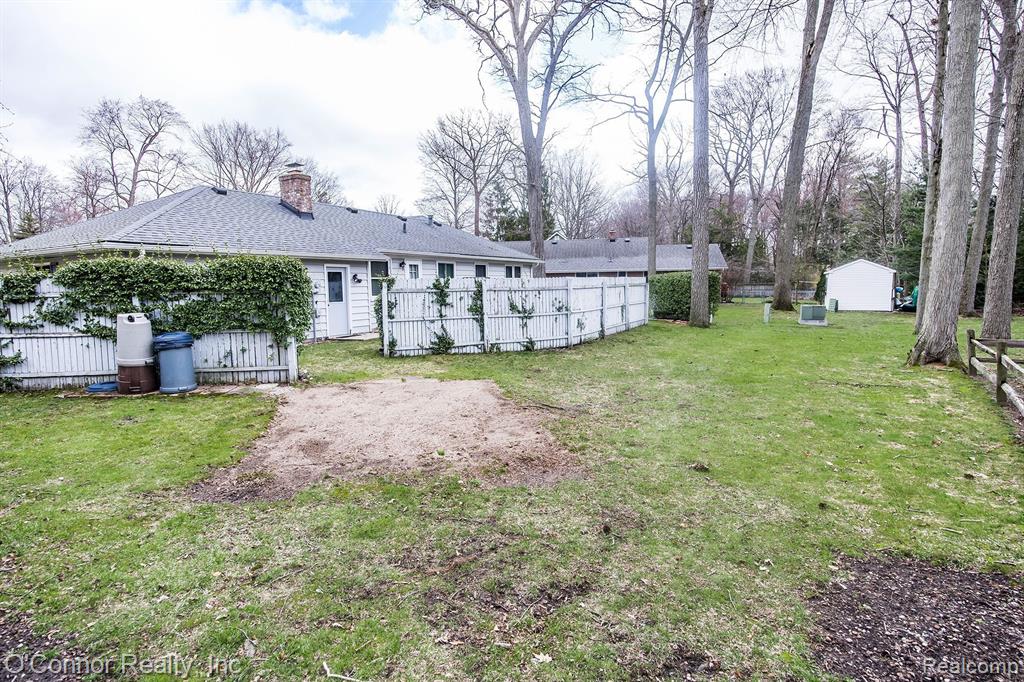 4291 QUAKER HILL Drive, Fort Gratiot, MI 48059 — Photo 32