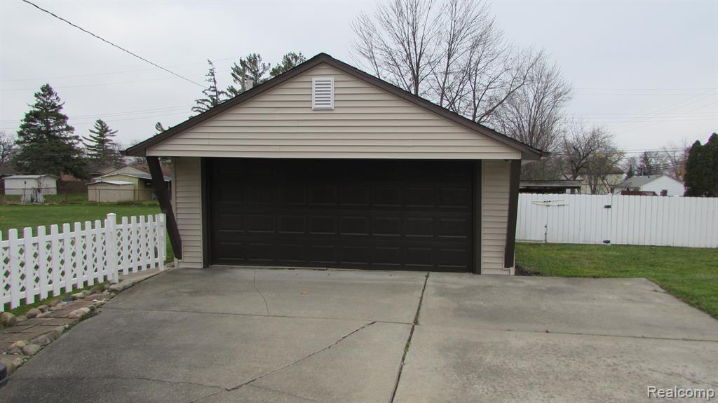17486 POPLAR Street, Riverview, MI 48193 — Photo 31