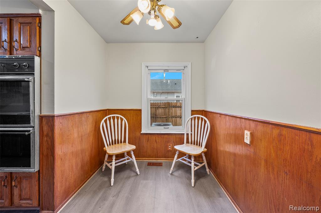 8460 Busko Avenue, Warren, MI 48093 — Photo 13