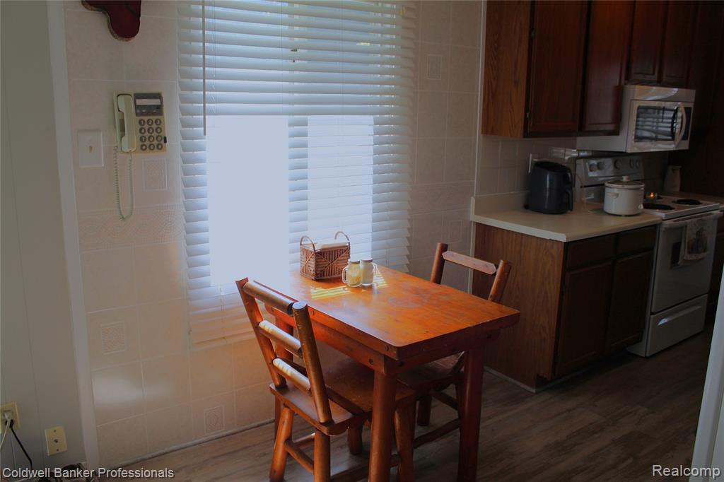 10593 9 Mile Road, Whitmore Lake, MI 48189 — Photo 7