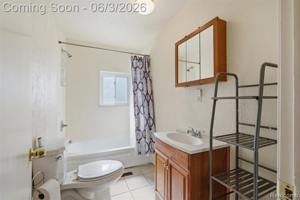 1631 Clara Street, Clinton Twp, MI 48036 — Photo 6