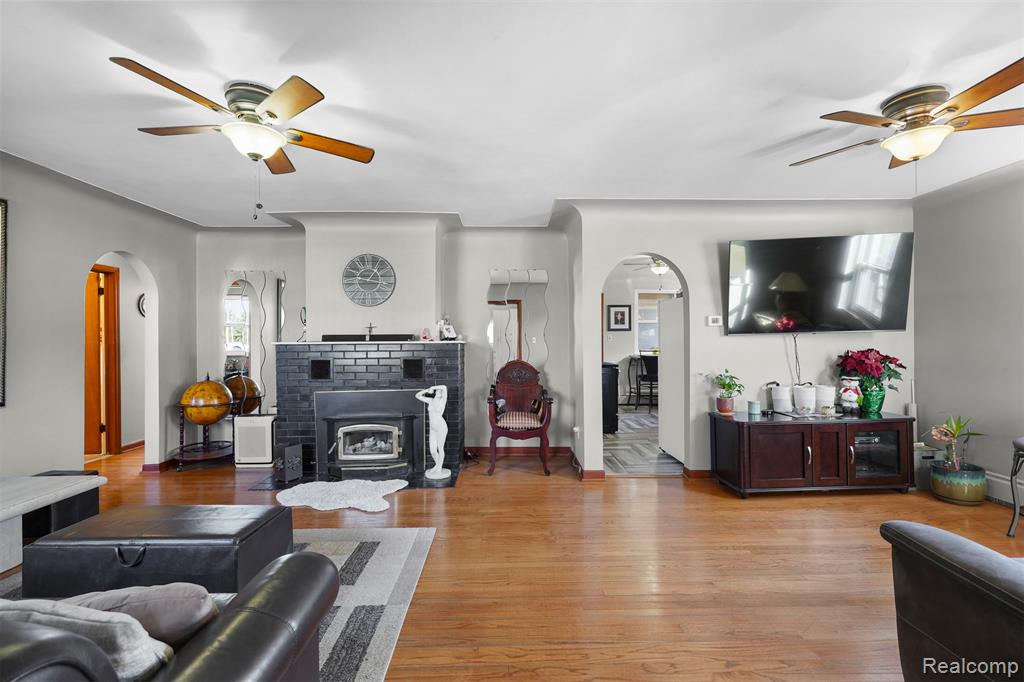 47978 Jefferson Avenue, Chesterfield, MI 48047 — Photo 11