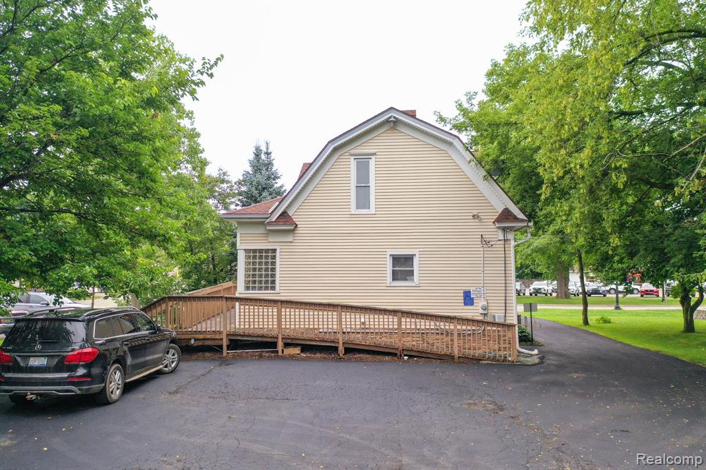515 E GRAND RIVER Avenue, Howell, MI 48843 — Photo 14