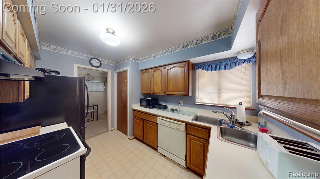 20201 Lochmoor Street, Harper Woods, MI 48225 — Photo 7