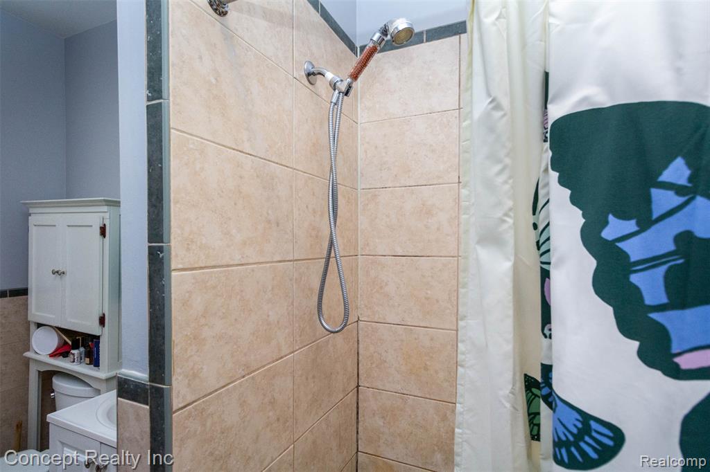 440 E FERRY Street, Detroit, MI 48202 — Photo 25