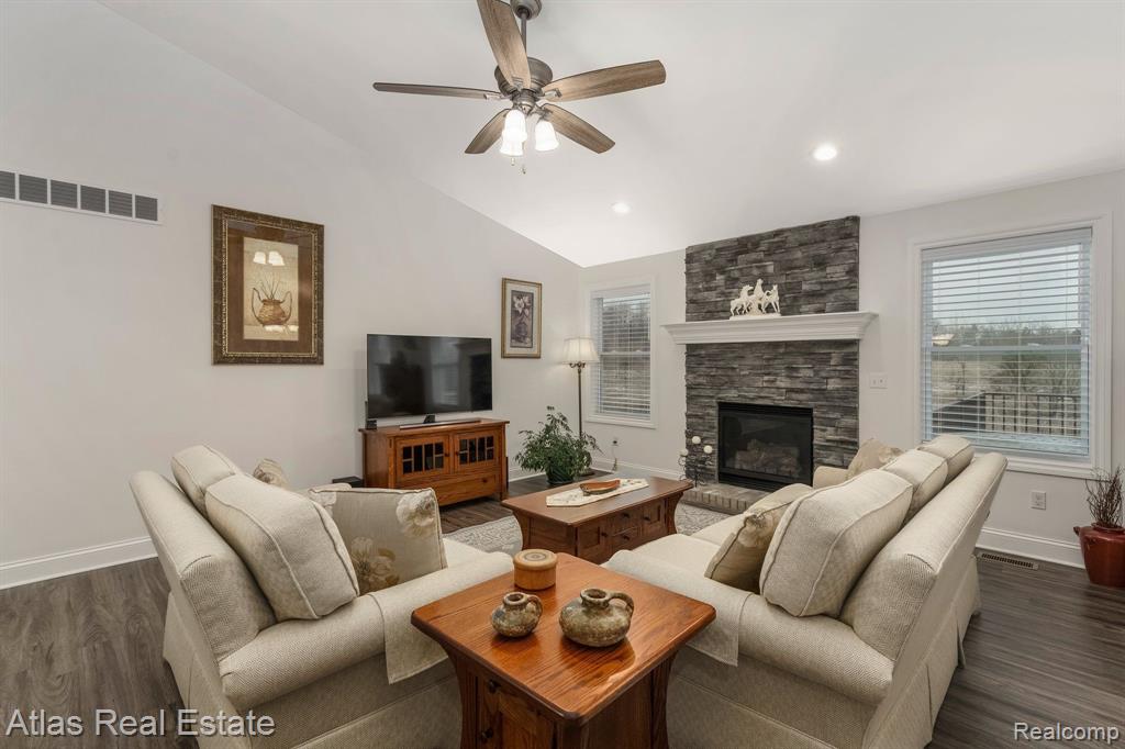 5053 HIDDEN RIDGE Drive, Metamora, MI 48455 — Photo 17
