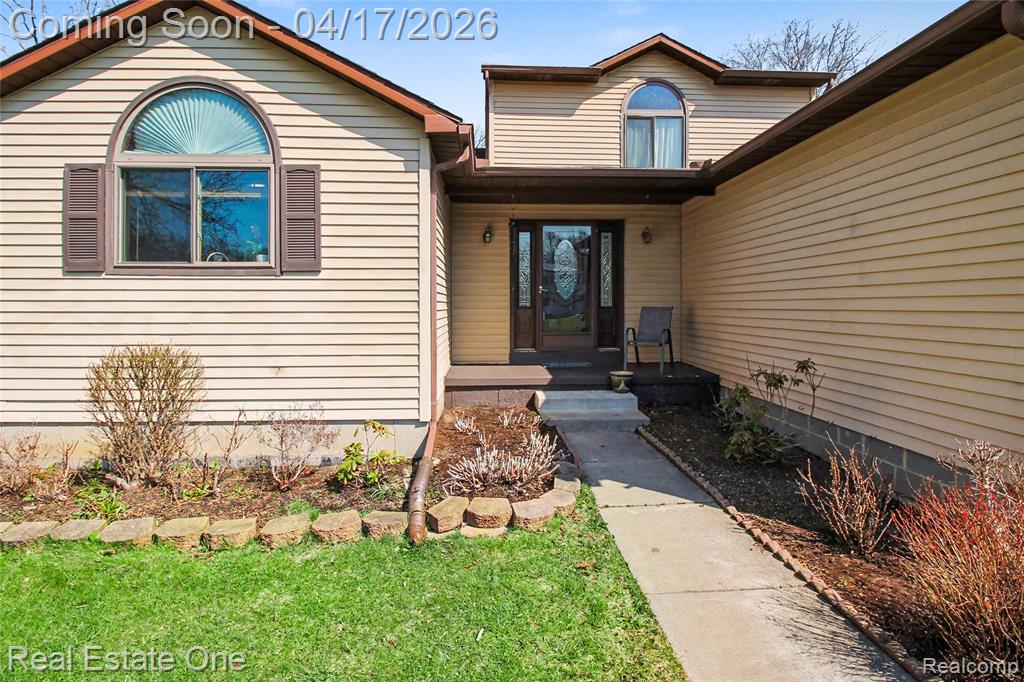 3137 Sandpoint Drive, Brighton, MI 48114 — front exterior