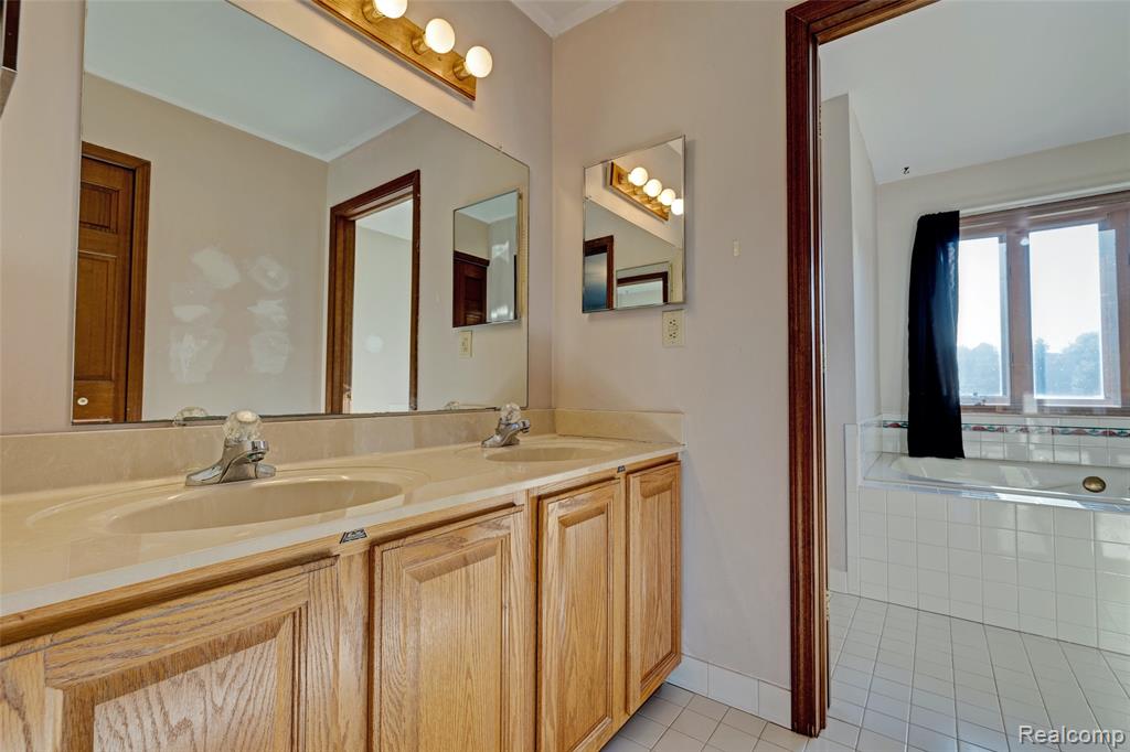 2290 Silver Fox Run, Holly, MI 48442 — Photo 24