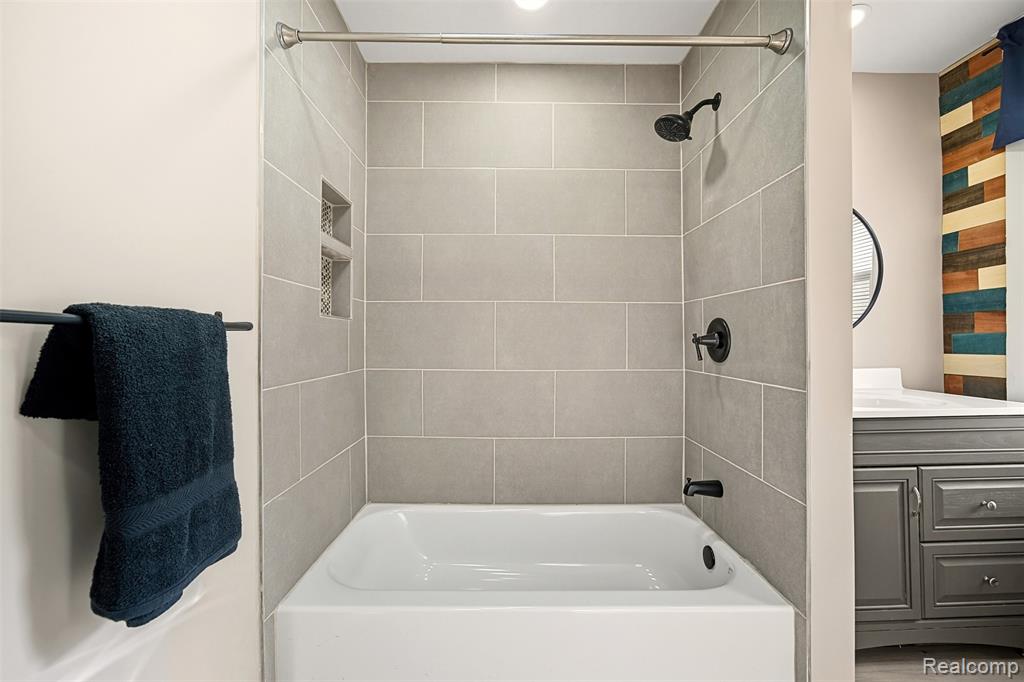 7335 Gronow, Center Line, MI 48015 — Photo 18