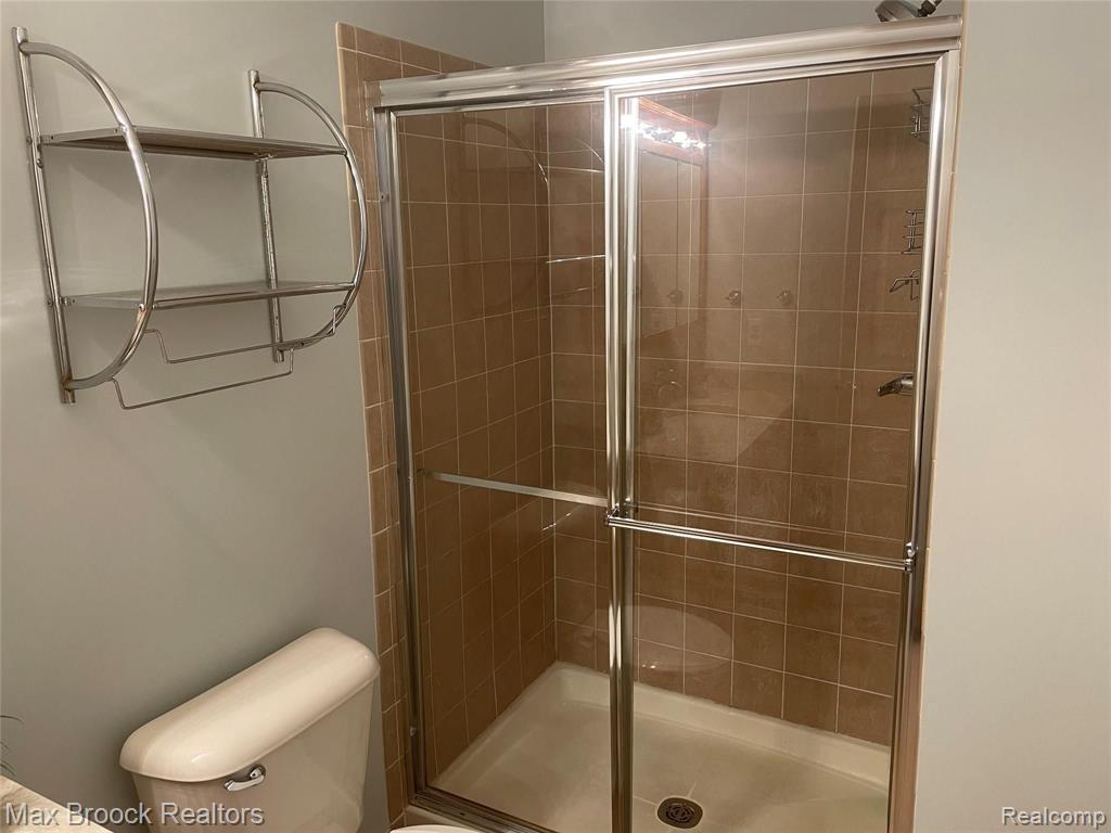 754 SANDALWOOD Drive, Troy, MI 48085 — Photo 25