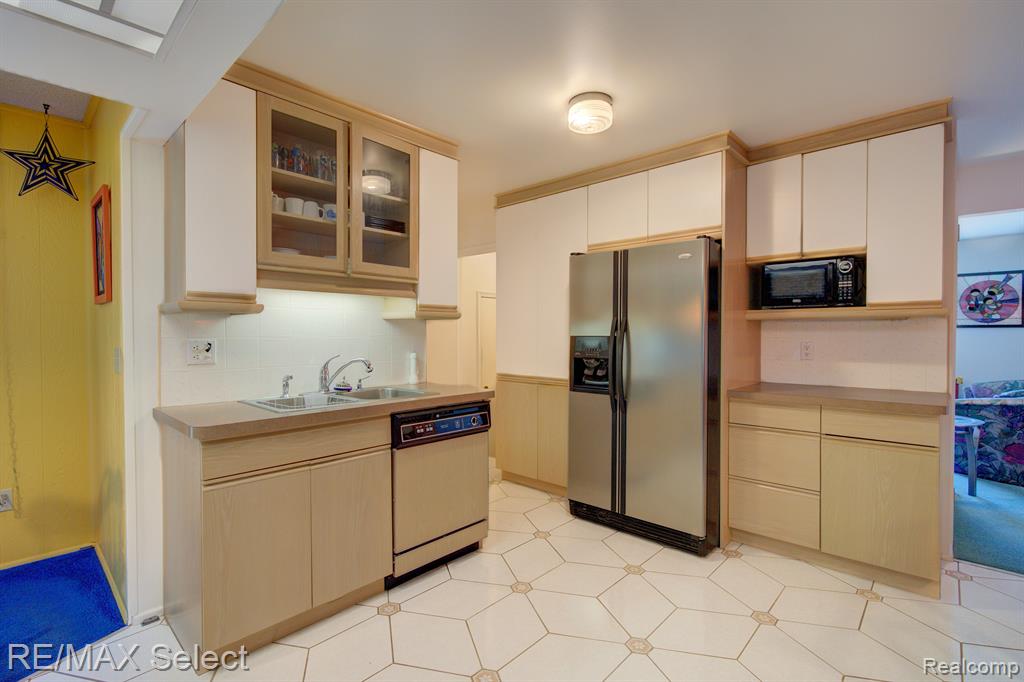 4460 DIXON Drive, Swartz Creek, MI 48473 — Photo 11