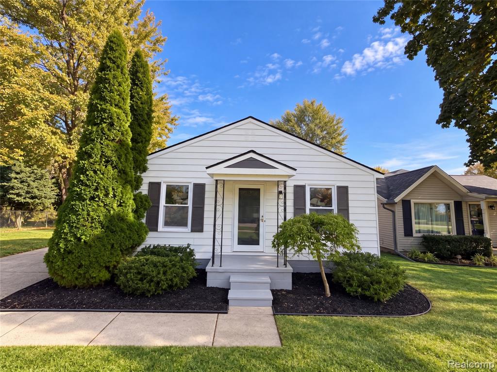 29345 Sheeks Blvd, Flat Rock, MI 48134