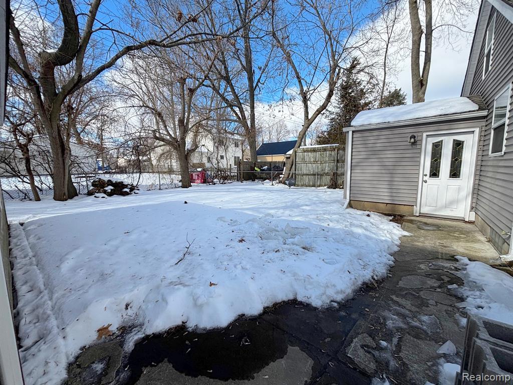 4675 Lakeborn Drive, White Lake, MI 48383 — Photo 13