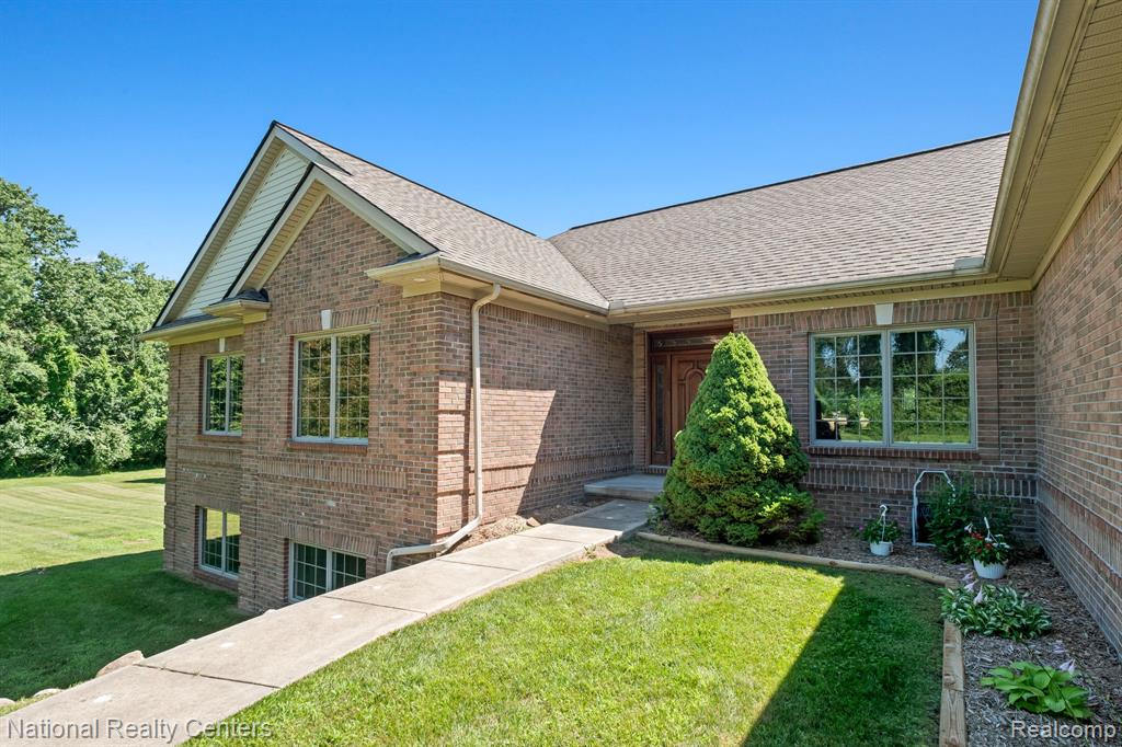 10180 Hadley Road, Clarkston, MI 48348 — Photo 3