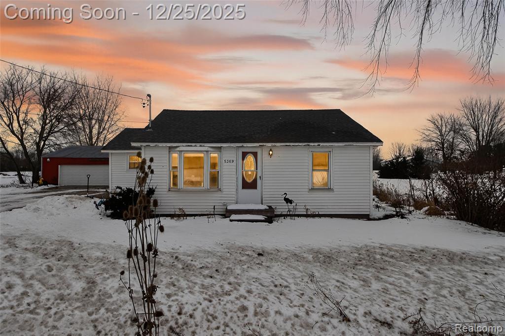 5369 S Mackinaw Road, Bay City, MI 48706 — front exterior