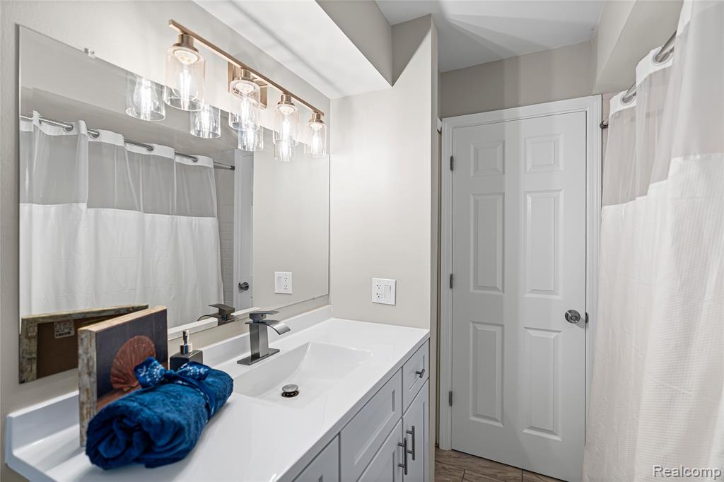 11476 Delmar Drive, Fenton, MI 48430 — Photo 17