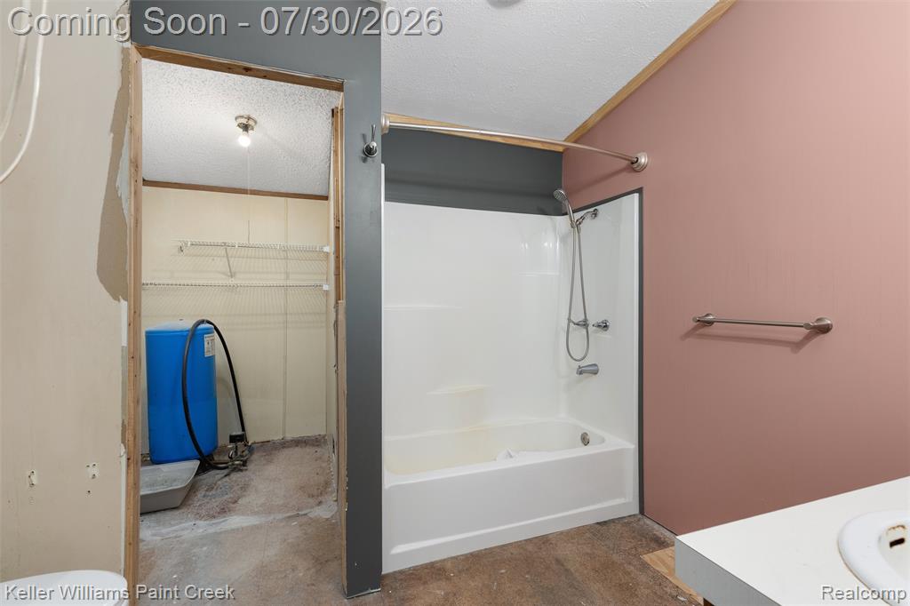 7544 Ravenswood Road, Wales, MI — Photo 9