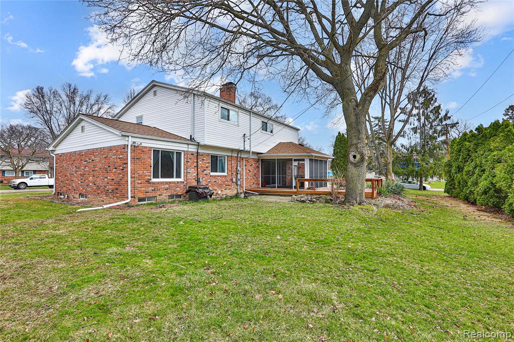 32319 Nottingwood Street, Farmington, MI 48334 — Photo 25