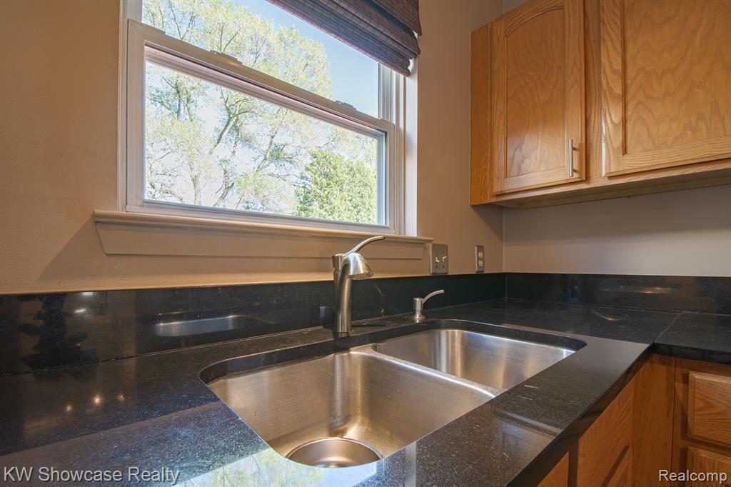 1420 POND VIEW, Wixom, MI 48393 — Photo 48