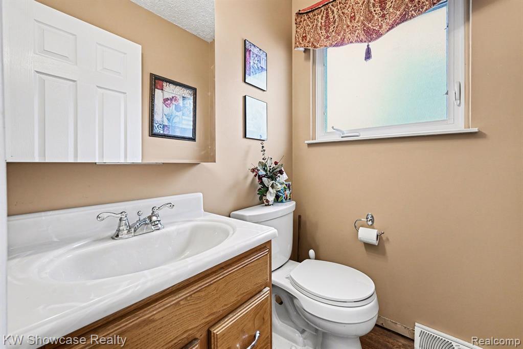 8635 Sandy Crest Drive, White Lake, MI, 00000