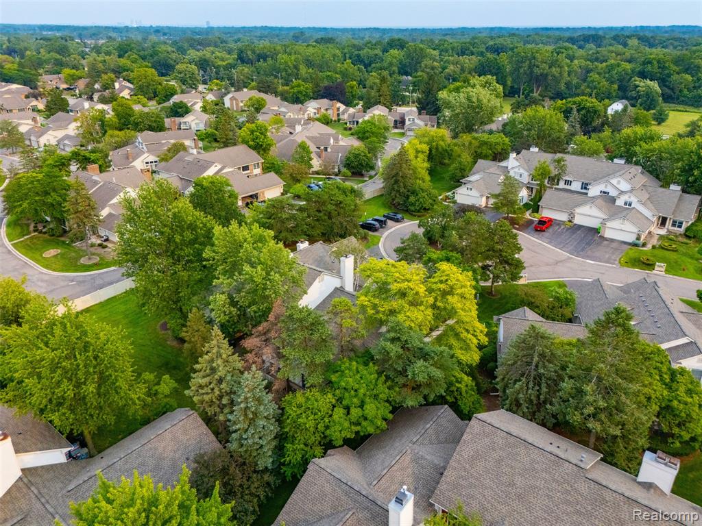 6012 Danbury Court, West Bloomfield, MI — Photo 50