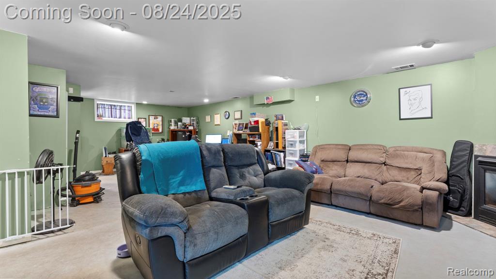 701 Baird Street, Holly, MI 48442 — Photo 11