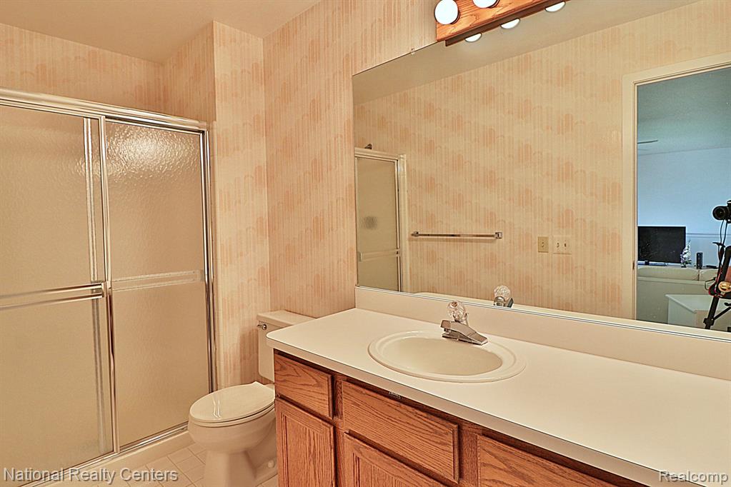 6400 PINECREST, West Bloomfield, MI — Photo 28