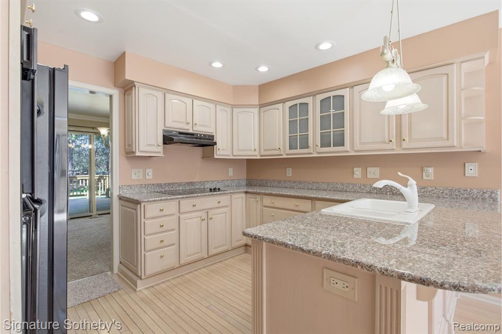 24122 Bingham Pointe Drive, 24, Bingham Farms, MI 48025 — Photo 8