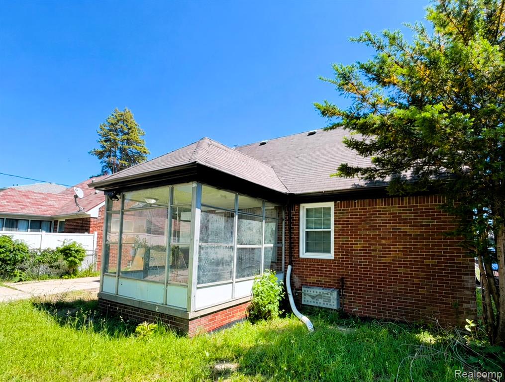 8573 E Outer Drive, Detroit, MI 48213 — Photo 8